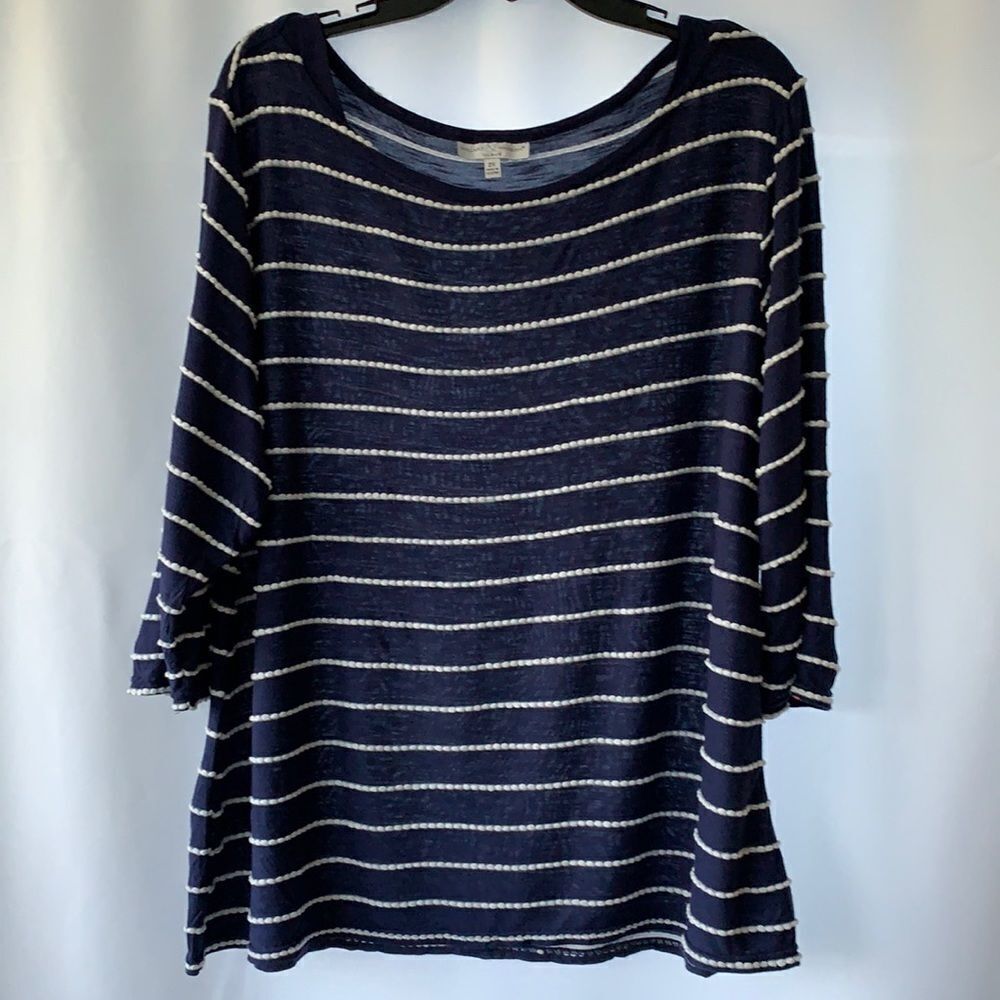 Hillard & Hanson woman’s size 2X navy 3/4 sleeve top with white raised stripes